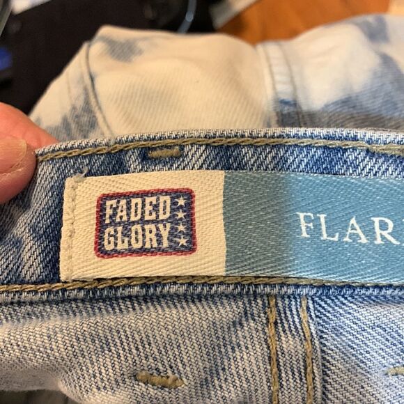 Faded Glory size 4 cut-off & bleached high waist short shorts - Picture 7 of 8